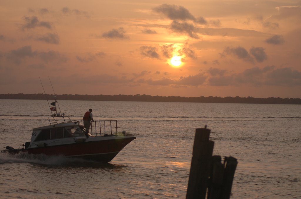 Pôr do Sol no Paramazônia Hotel by Francisco Zumba