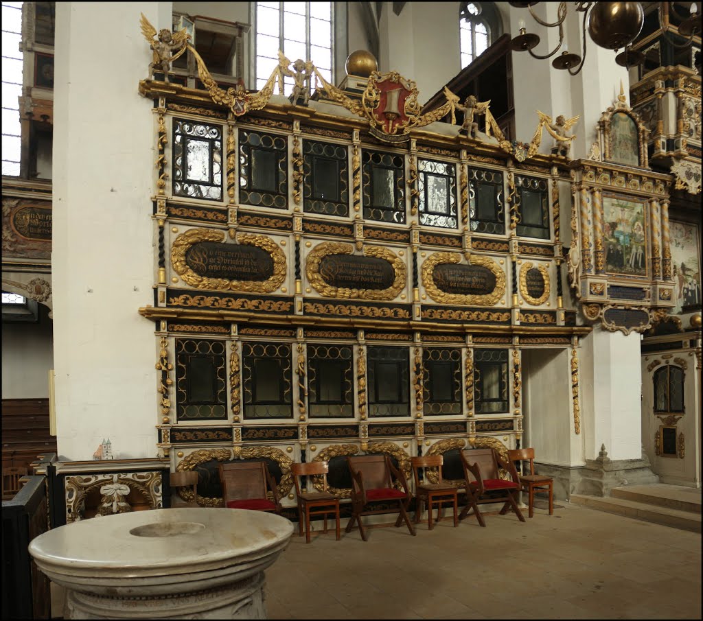 Schönebeck Salzelmen. Blick in das prachtvolle Innere der St. Johanniskirche by minka1991