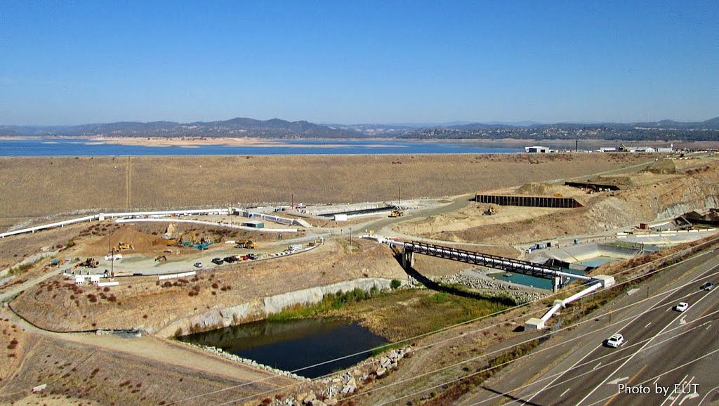 New Spillway under construction (Folsom Dam) by TILESTON