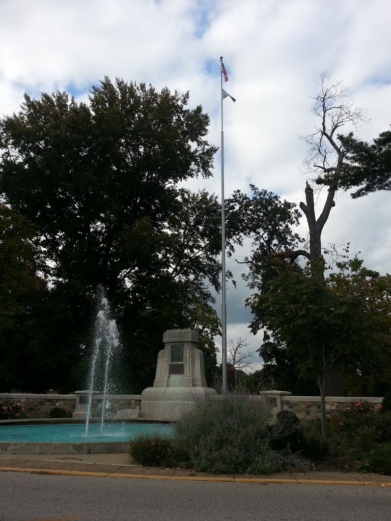 Fountain at Garvin's Park entrance by bunnyhart