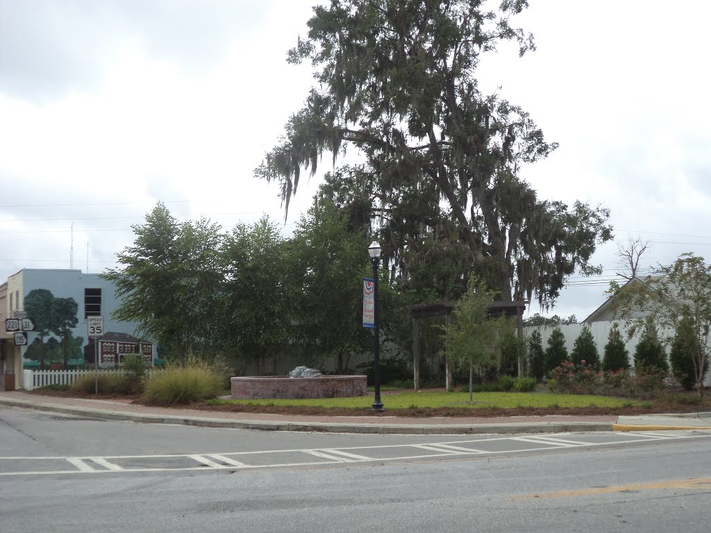 Downtown Lakeland Park by mriveraz