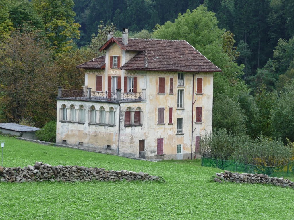 Das einsame Haus unten am Fluss Ticino by bienenritter