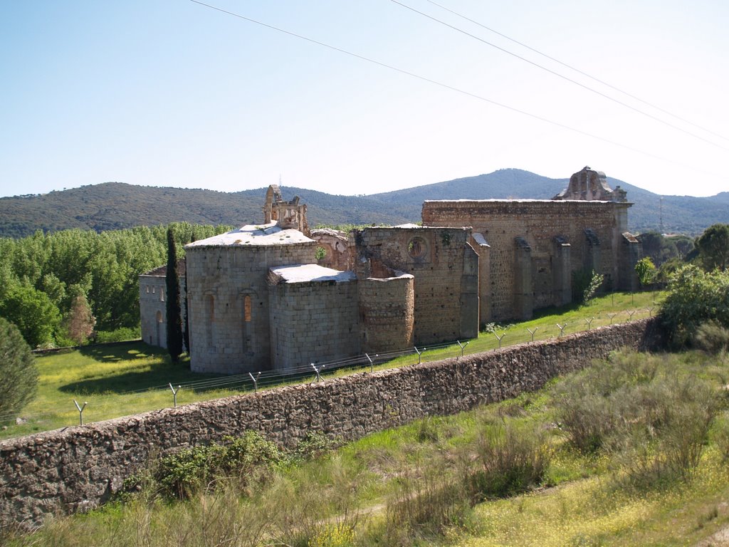 Santa María La Real de Valdeiglesias by lluciasuarez