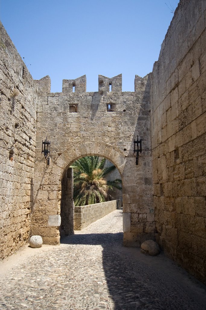 Rhodos Stadtmauer by blaufrosch