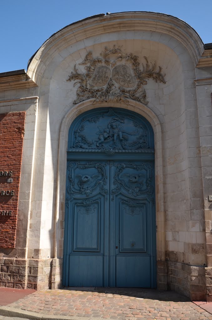 Chambre de Commerce - Abbeville (Somme) by Naru Kenji