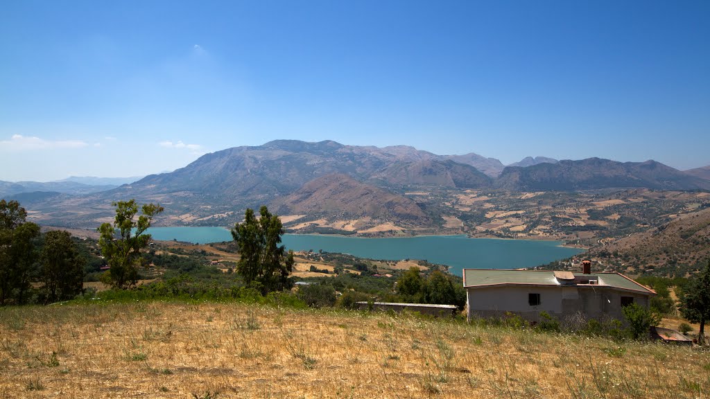 Lago Rosamarina by trolvag