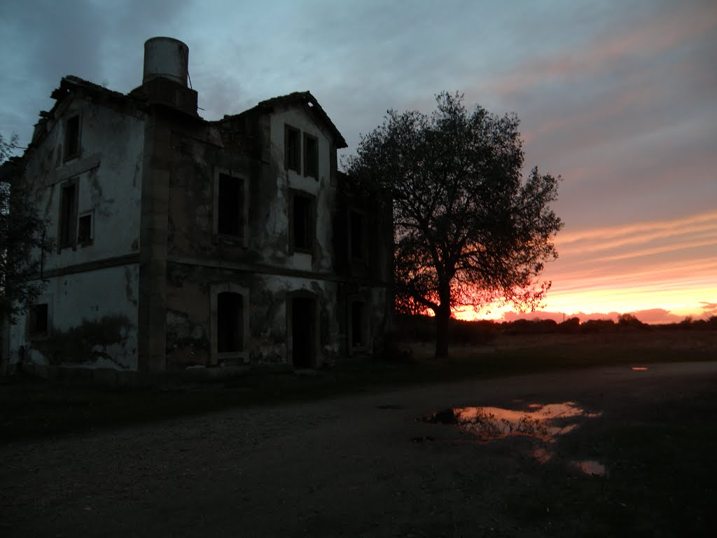 Villavieja crepuscular by migueljv