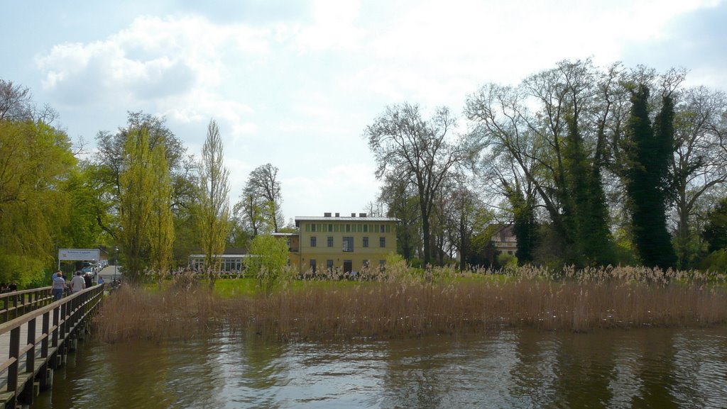 Blick vom Anlegesteg "Schloss Caputh" by www.stephangrund.de