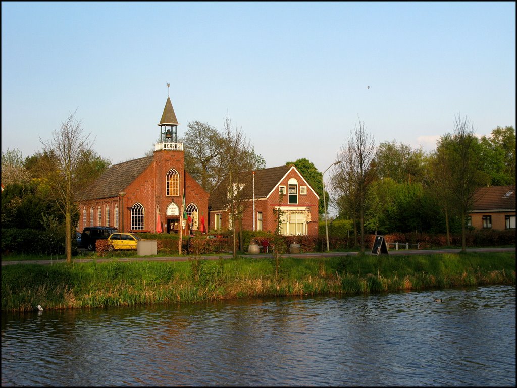 Veelerveen: Hervormde kerk by © Dennis Wubs