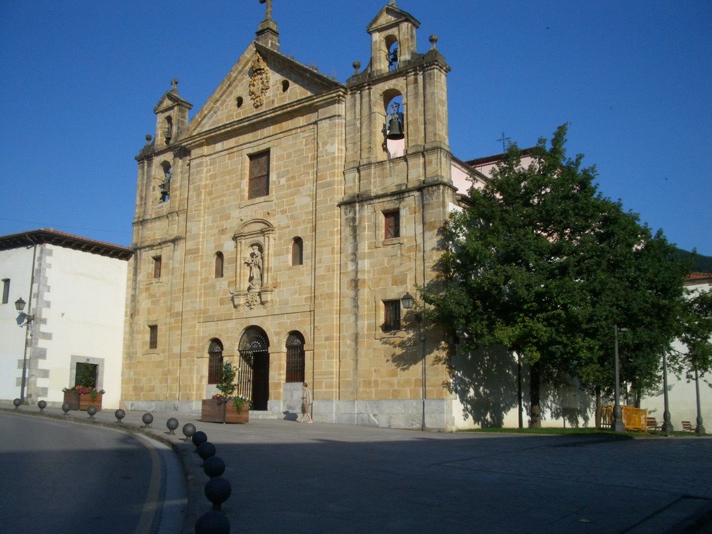 Iglesia de Markina by Pedro Maza Gómez