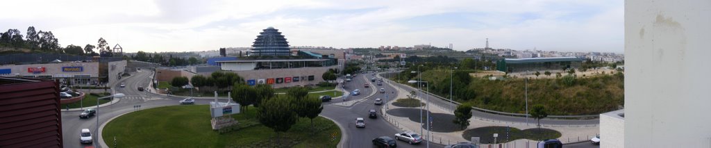 Almada Fórum 180º by JOTADE