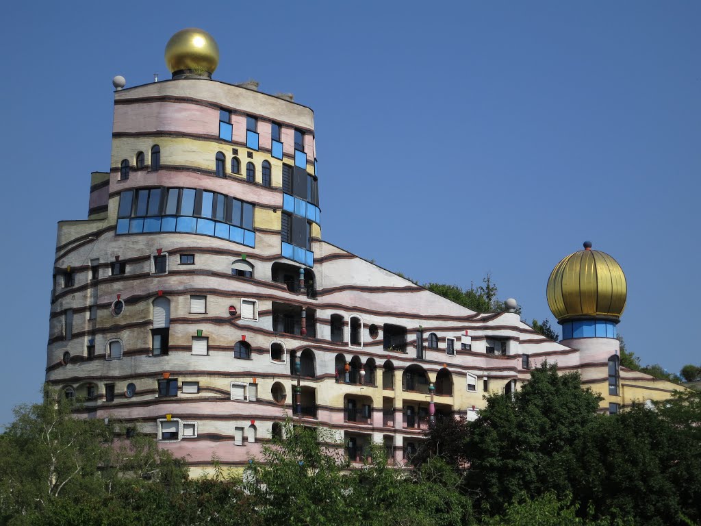 Hundertwasserhaus Darmstadt by TineMeier