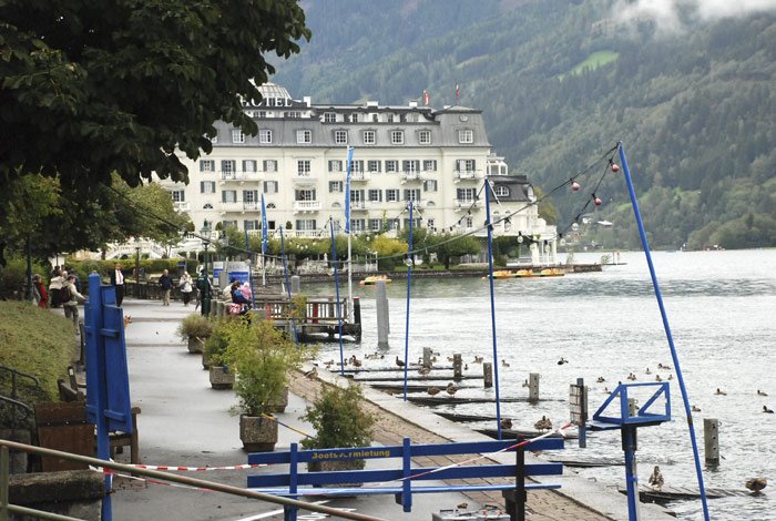 Zell am See - Uferpromenade by PINGUINmedia