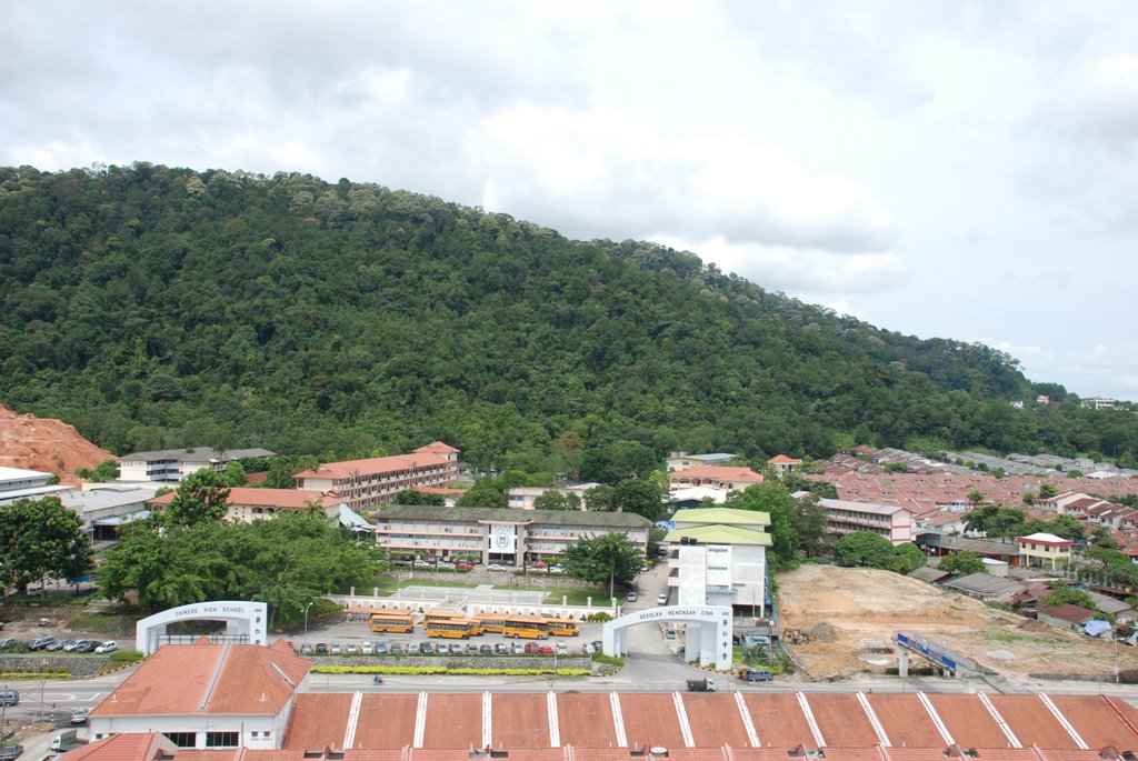 峇株吧轄華仁中學(Chinese High School)全景照 by chslibrary