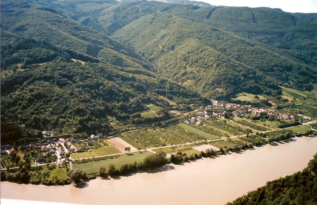 Aggstein, vallée du Danube by Gilles Bareau