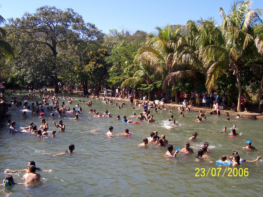 Picina no camping da Esplanada do Rio Quente-GO by jose luiz ramos faul…