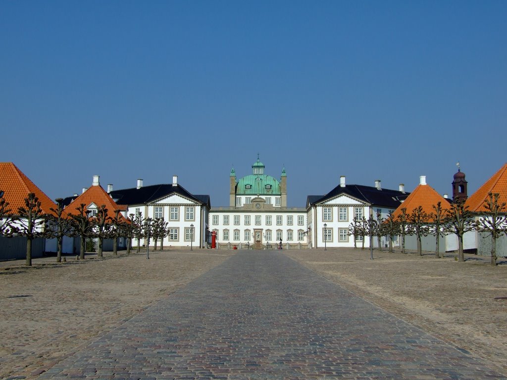 Fredensborg -- castle by Vikár Laura