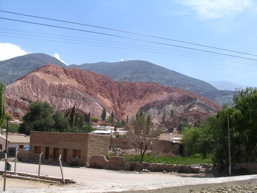 Cerro de los siete colores by Martín Otero