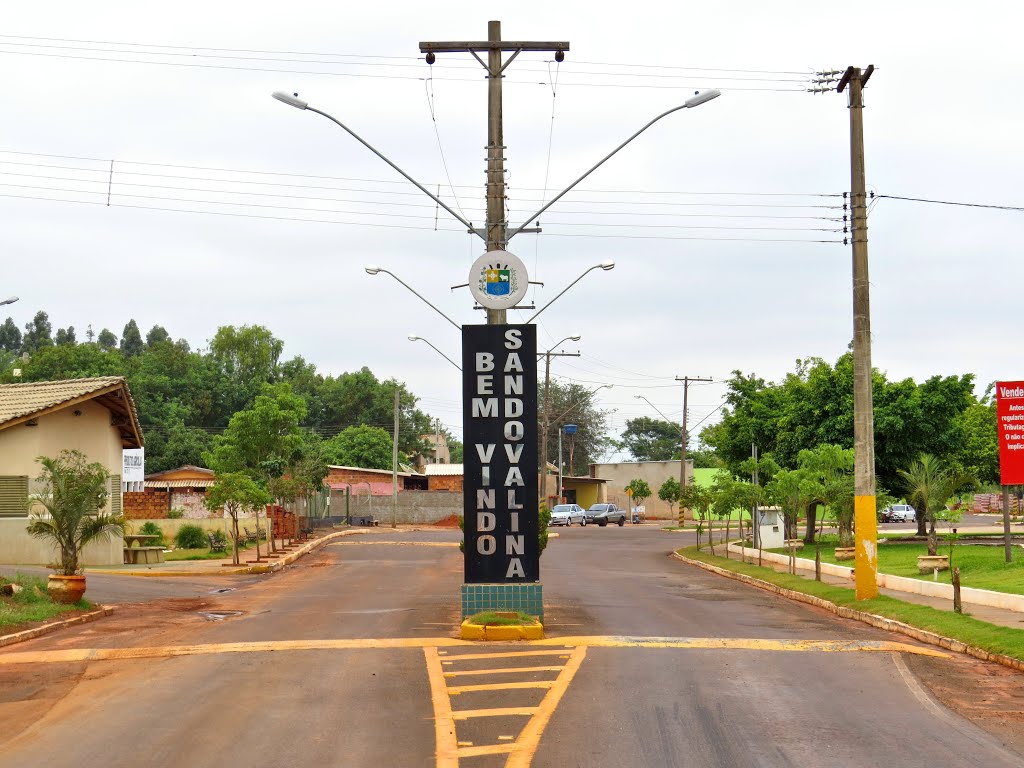 Entrada de Sandovalina, SP. by Ricardo Mercadante