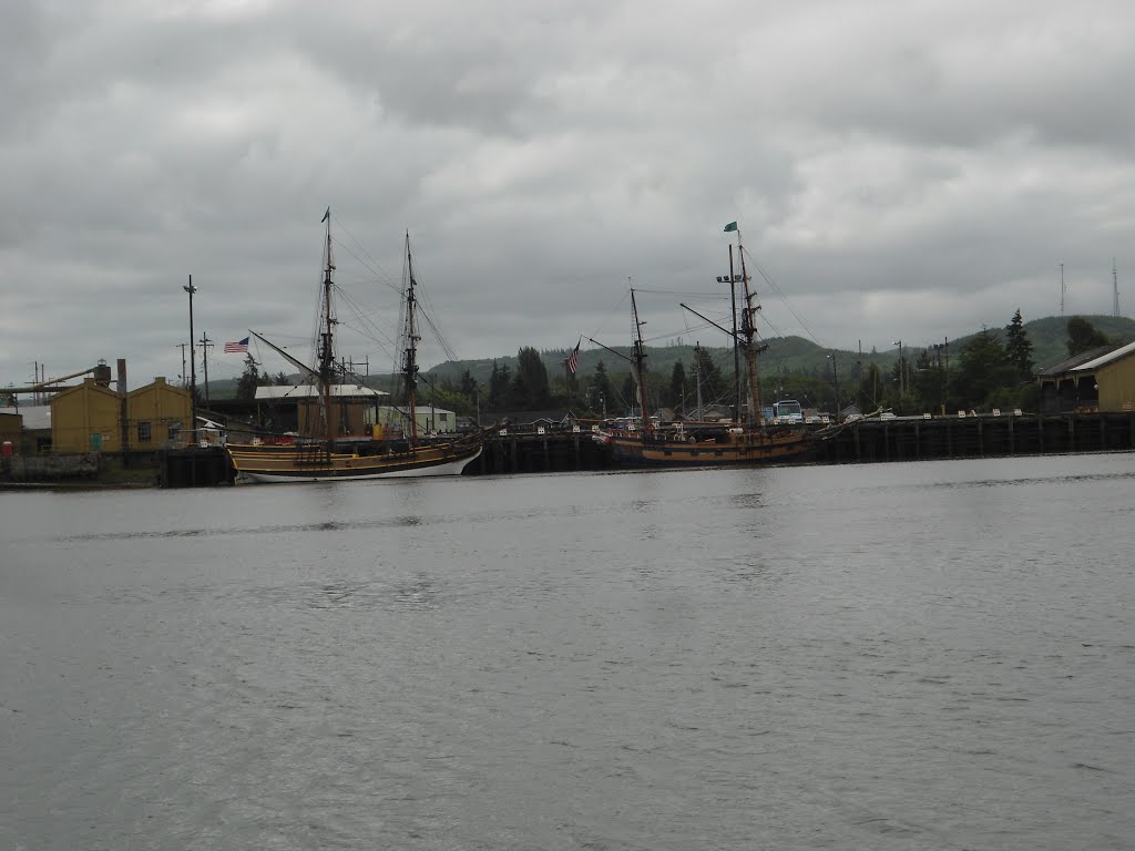 Harbour and Lady Washington, Chehalis river, Aberdeen, WA, west coast, USA by jerpencz