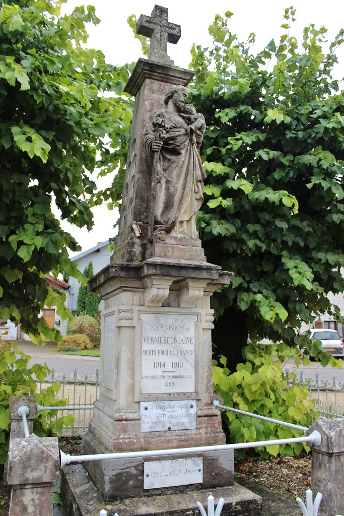 Vernierfontaine (25) 6 nov 2013. Le Monument aux Morts. by nouchetdu38