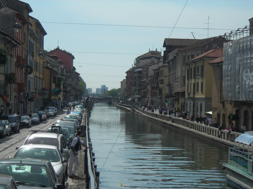 Milano, Navigli by Simone Giovanni Card…