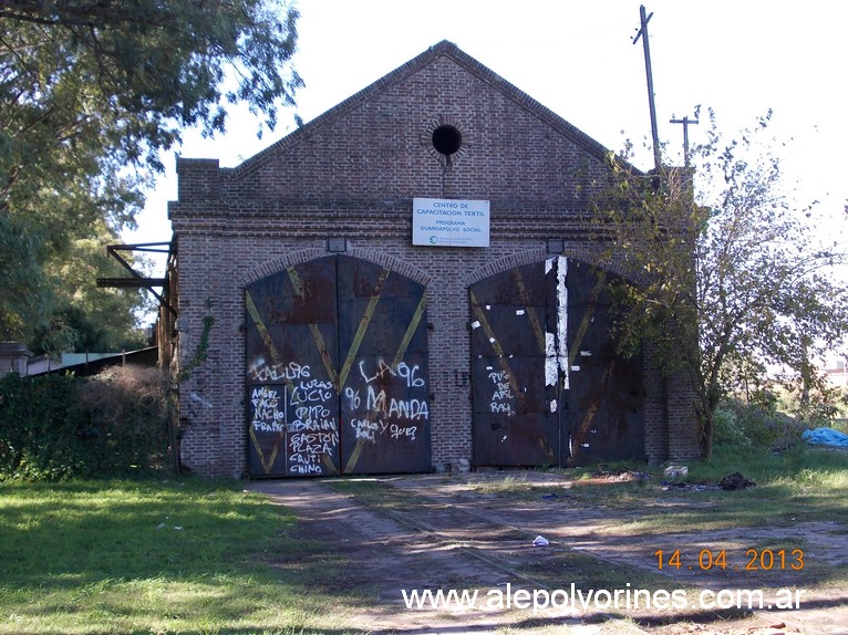 Estacion La Plata FCPBA - Galpon Locs (www.alepolvorines.com.ar) by alepolvorines