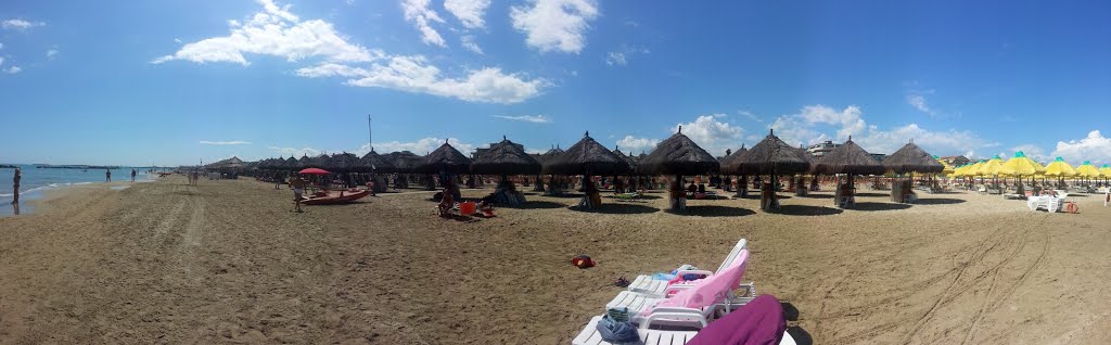 Beach Pescara by Francesco Boggia