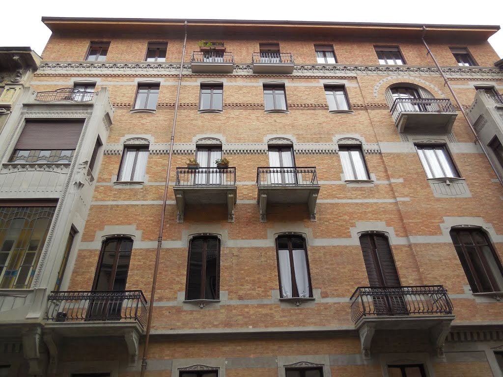 Torino, via Alessandro Vittorio Papacino 8, Casa Giraudi-Bonelli (Eugenio Bonelli 1906) by Jacques Lasserre