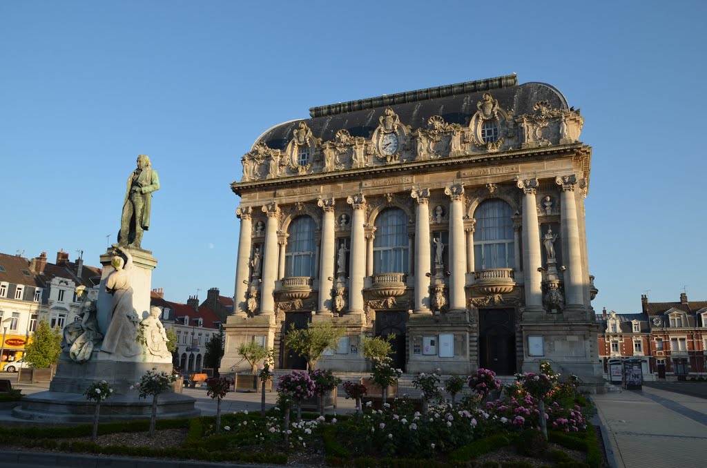 Théâtre - Calais by Naru Kenji