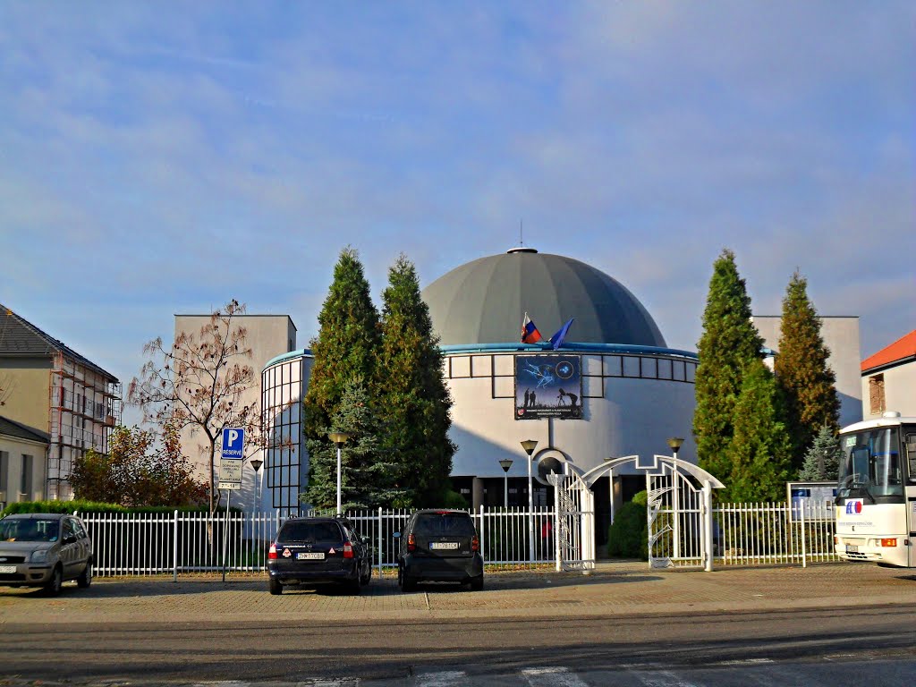 Planetárium v Žiari nad Hronom by borjan11