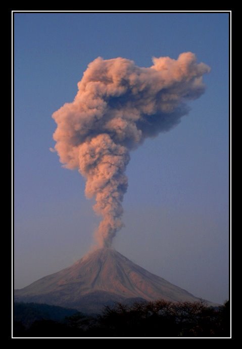 Volcan de Colima V - Colima Volcano V by J.Ernesto Ortiz Razo