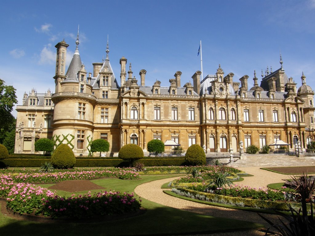 Waddesdon Manor by Geoff Slack