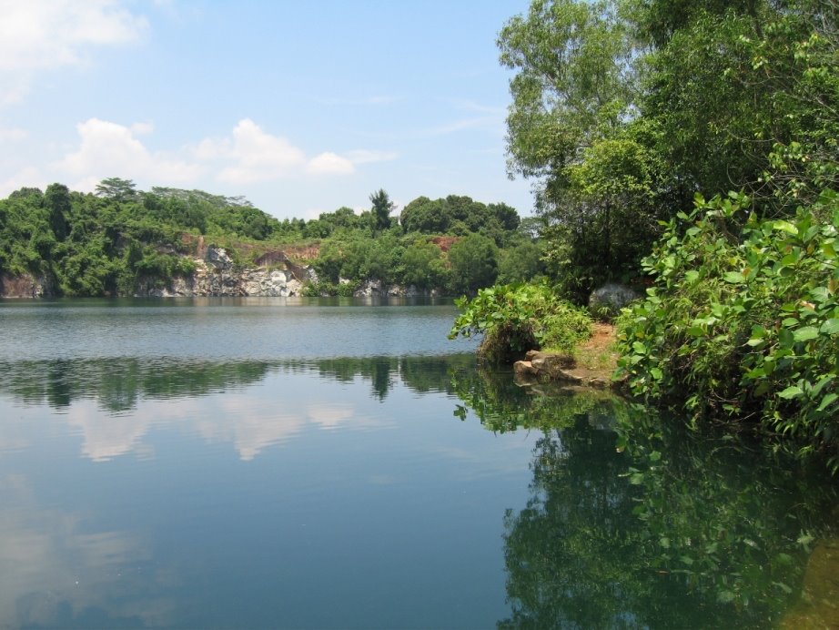 Kekek Quarry, Pulau Ubin by Hugo Huijser