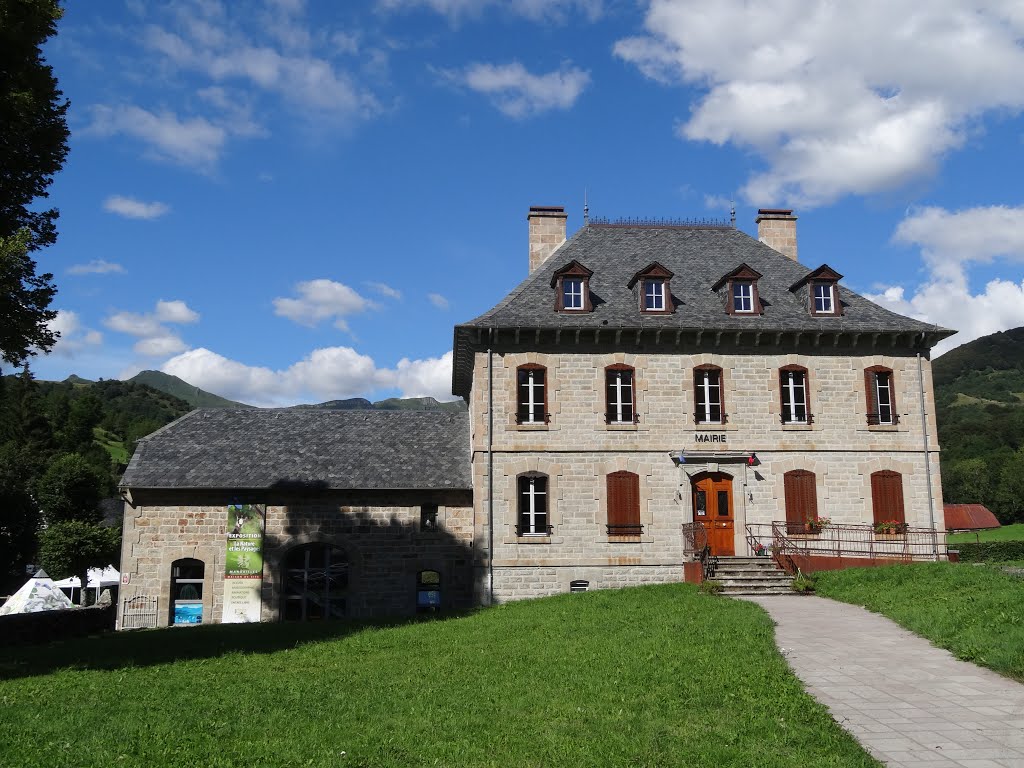 Mairie de Mandailles-Saint-Julien by gmbgreg