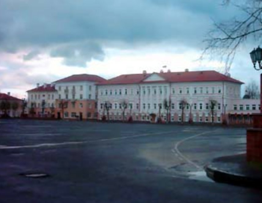 Administration building in the city centre by Lupinus