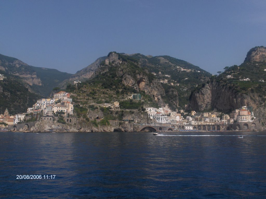 Vicina amalfi by crenycoletta