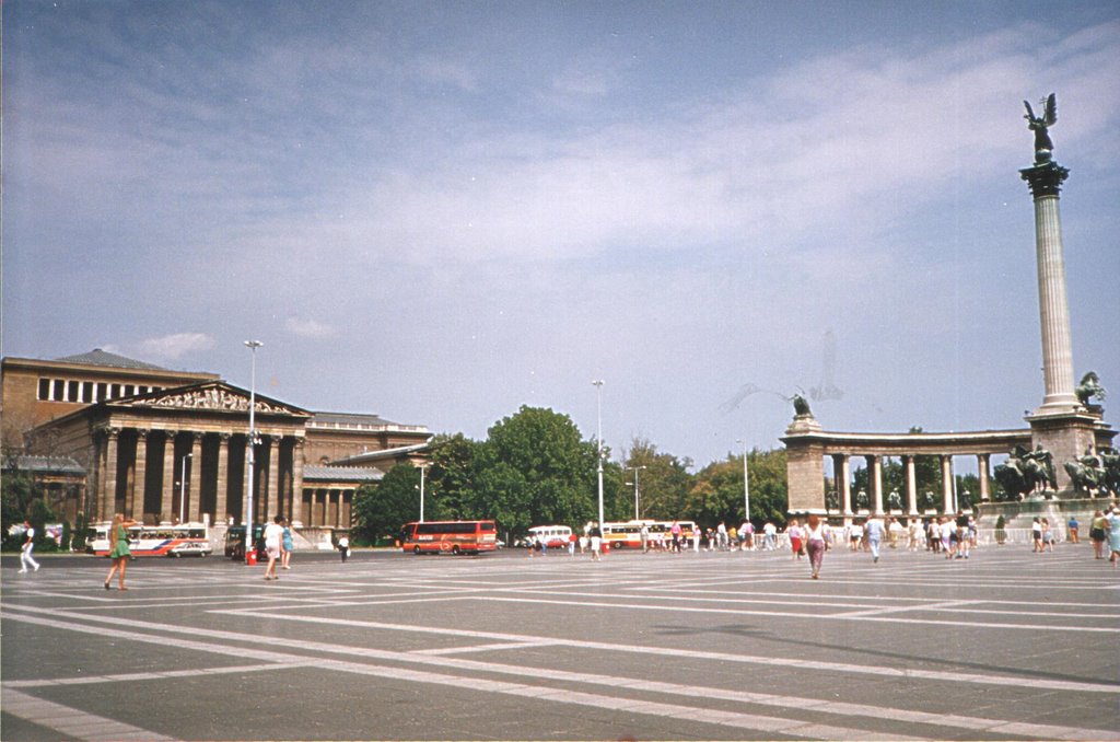 Pest. Plaza de los héroes by maxlasen