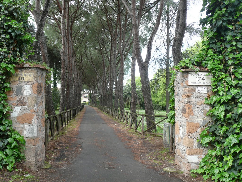 Roma, villa su Appia Antica by Aldo Ferretto