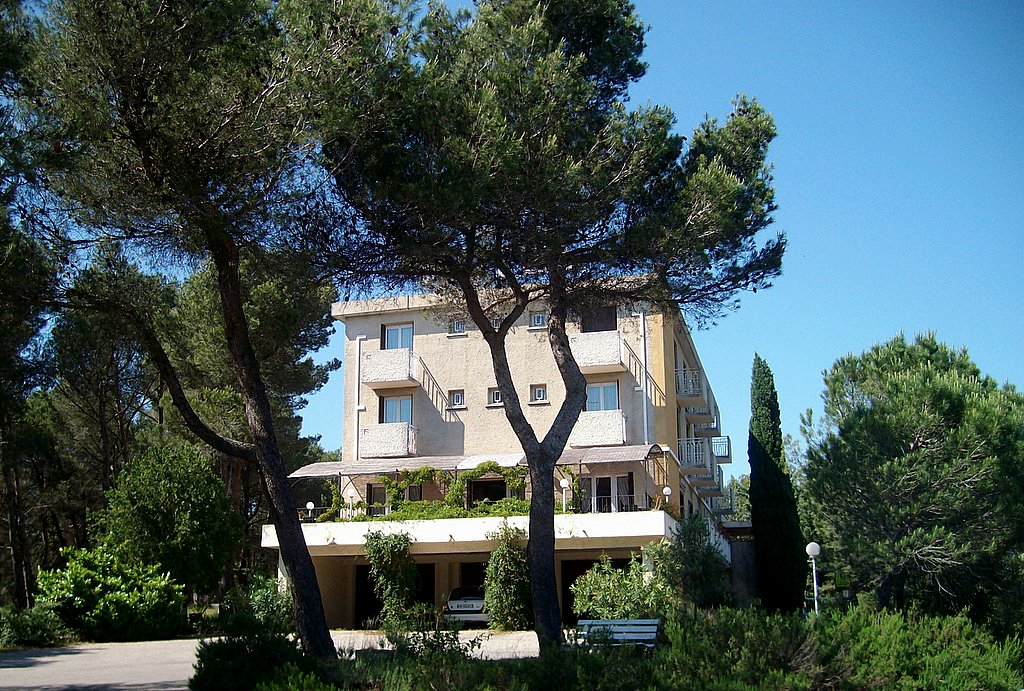 Saint-Nazaire, Hôtel Le Valaurie by H.Becker