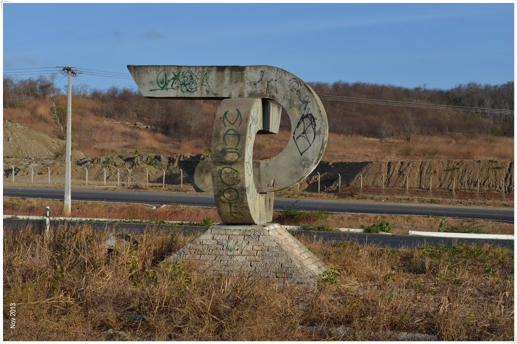 Monumento do Entroncamento by Herlanio Evangelista