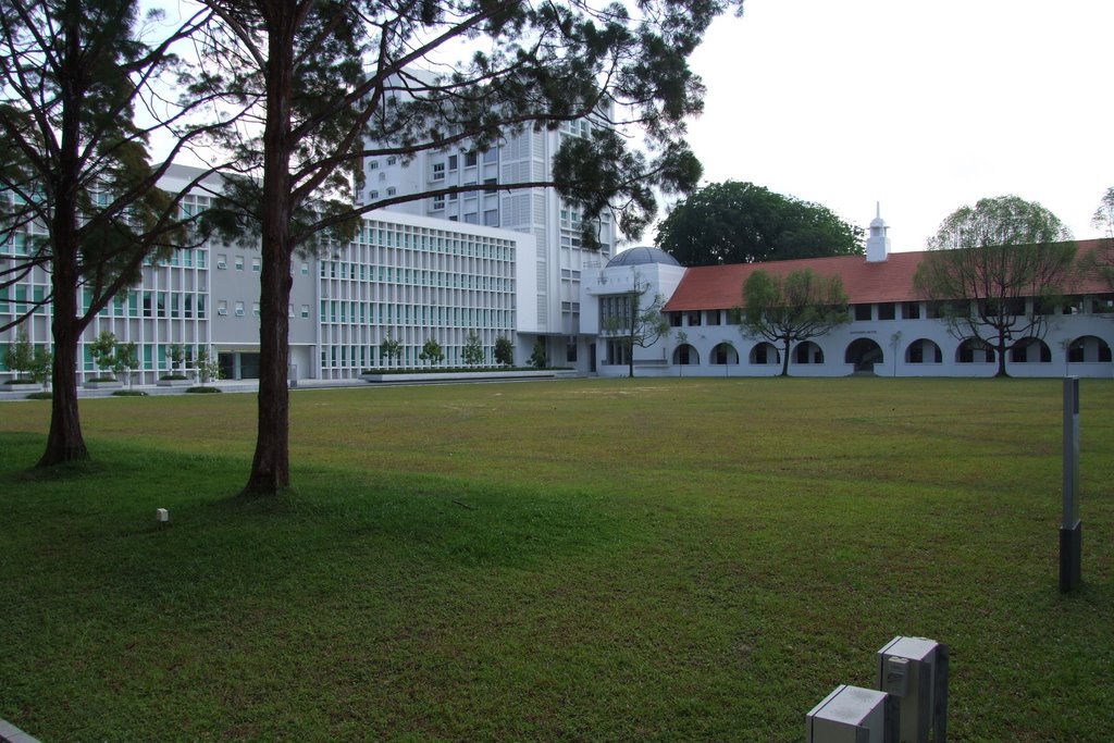 Bukit Timah Campus, NUS by brevi