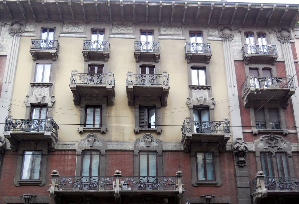 Milano, corso Magenta 96, già Casa Laugier (Antonio Tagliaferri 1905-06) by Jacques Lasserre