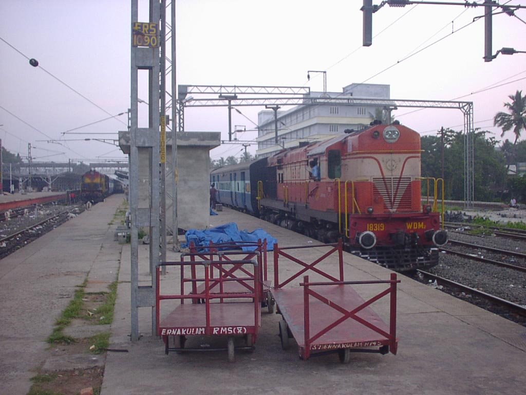 Ernakulam south railwaystation by sheikhroshan