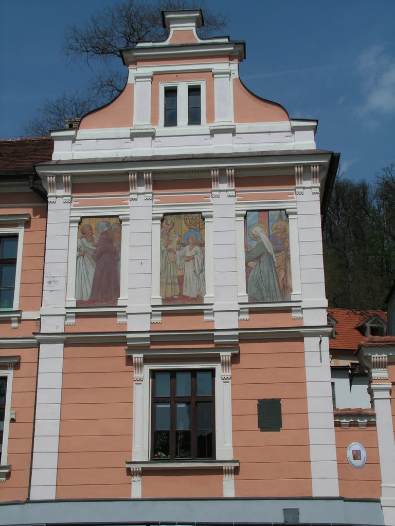 Hluboka nad vltavou, house with nice paints by Ludolf