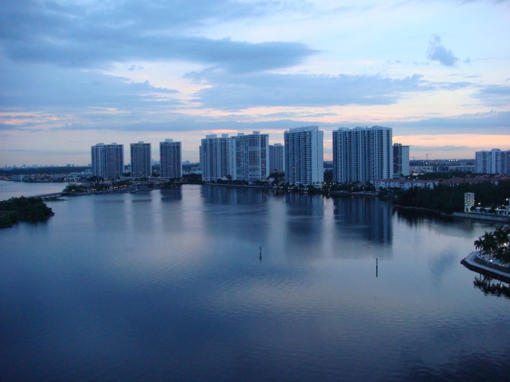 AMANECER DUMFOUNDLING BAY tomada desde MYSTIC POINTE PISO 18 by carlos alberto arango