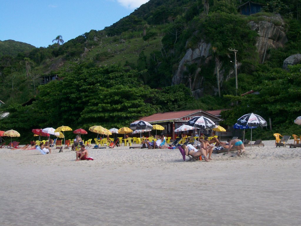 Restaurante na Praia do Matadeiro by IIGeo