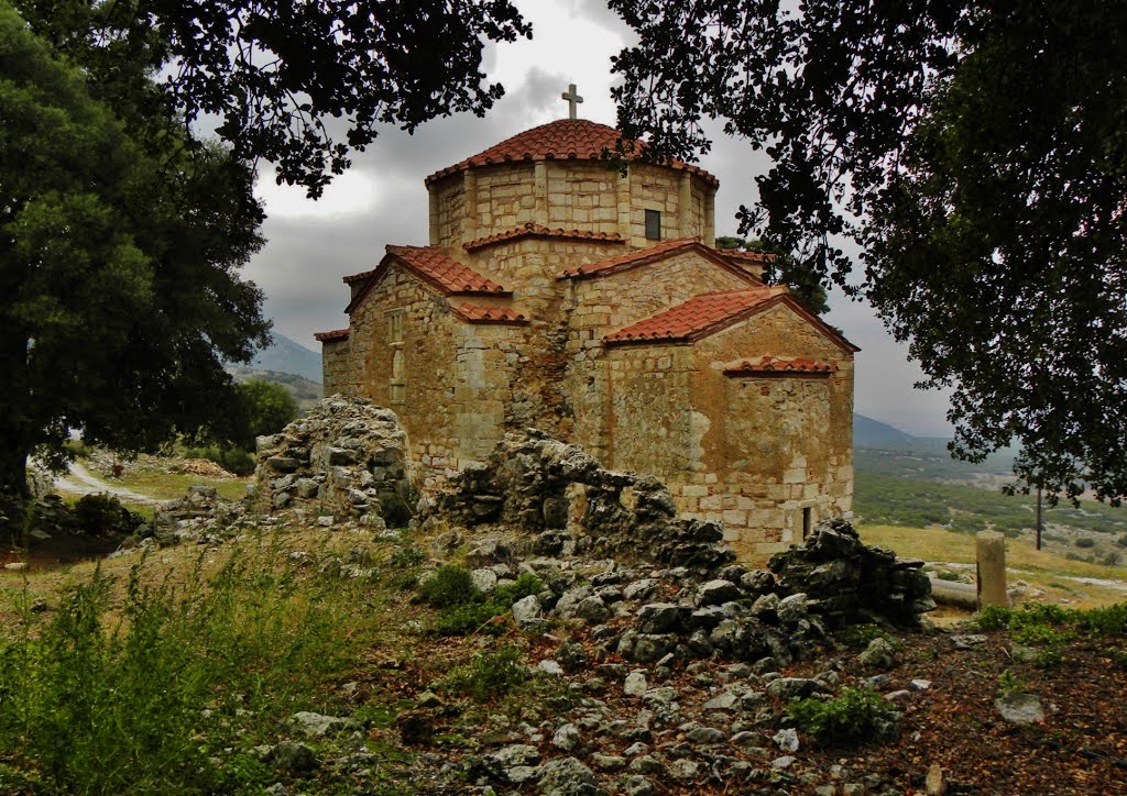 Ζωοδόχος πηγή, στο χωριό Πύλη Δερβενοχωριων by Kostas Z