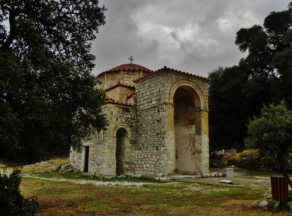 Ζωοδόχος πηγή, στο χωριό Πύλη Δερβενοχωριων by Kostas Z