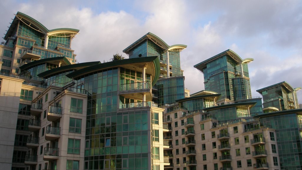 Vauxhall Bridge - St George Wharf by Enrique Padron